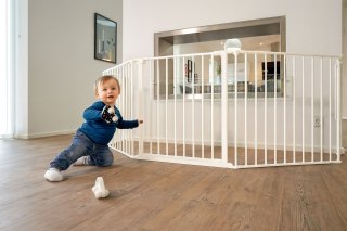 BRAMKA KOJEC BARIERKA OCHRONNA DLA DZIECI I ZWIERZĄT 5 PANELI 60 CM METAL BIAŁY ECOTOYS