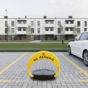 Blokada parkingowa składana zapora 40 cm na klucz zdalnie sterowana system alarmowy
